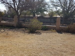 4 Bed House in Songloed