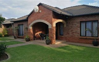 3 Bedroom House in Eco Park