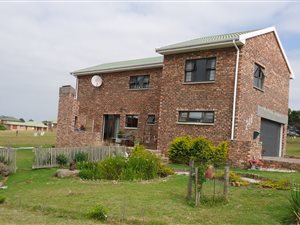 3 Bed House in Cove Rock