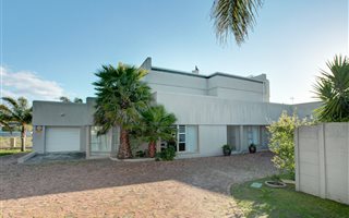 5 Bedroom House in D Urbanvale