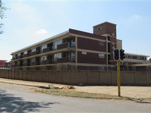 1 Bed Townhouse in Vanderbijlpark Central