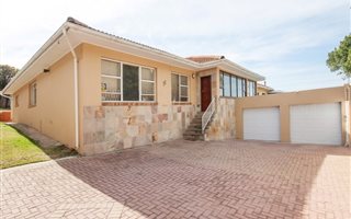 4 Bedroom House in Greenacres