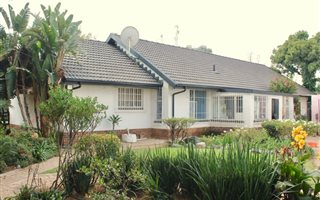 1.6 ha Smallholding in Linbro Park