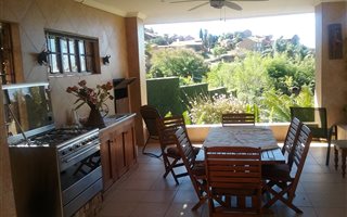 4 Bedroom House in Constantia Kloof