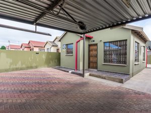 2 Bed House in Fleurhof