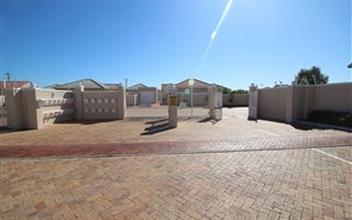 2 Bedroom House in Sunningdale