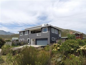 3 Bed House in Pringle Bay