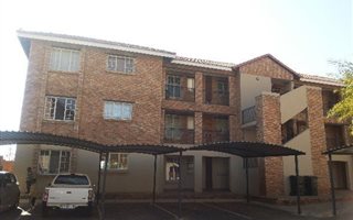 3 Bedroom Duplex in Glen Lauriston