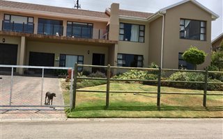 2 Bedroom Garden Cottage in Dwarswegstrand
