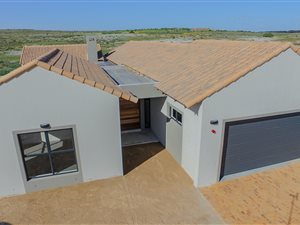 3 Bed House in Langebaan Country Estate