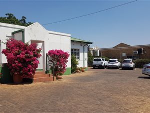 5 Bed House in Lyttelton Manor
