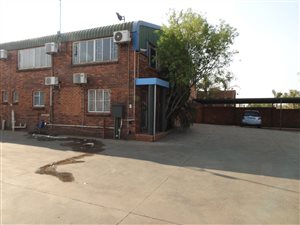 850 m² Industrial space in Rooihuiskraal