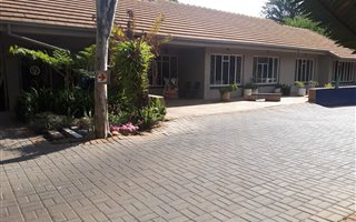 240 m² Commercial space in Waterkloof Ridge
