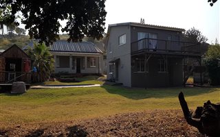 8 Bedroom Apartment in Ifafa Beach