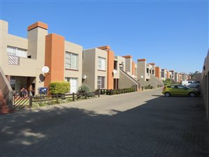 2 Bed Townhouse in Vanderbijlpark SW5