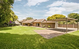 4 Bedroom House in Victory Park