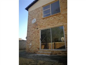 2 Bed Duplex in Heuwelsig Estate