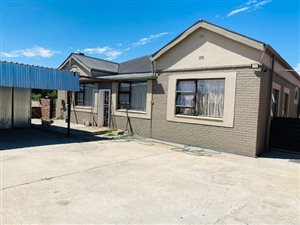 3 Bed House in West End