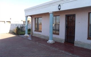 2 Bedroom House in Geluksdal