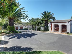 3 Bed Townhouse in Protea Valley