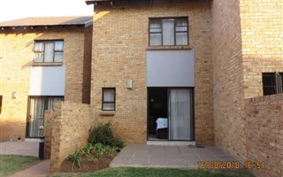 2 Bedroom Duplex in Rooihuiskraal North