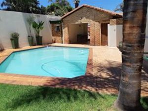 2 Bed Flat in Rangeview