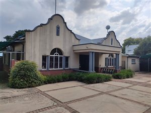1330 m² Commercial space in Arcadia