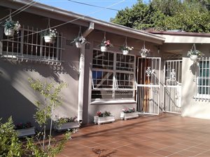 1 Bed Garden Cottage in Mountain View
