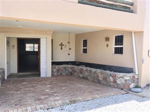 4 Bedroom House in Sandbaai