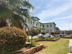 14 m² Office Space in Weltevreden Park