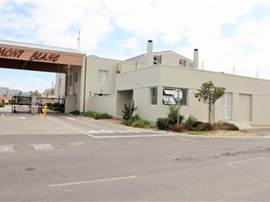2 Bedroom Apartment in Gordons Bay Central