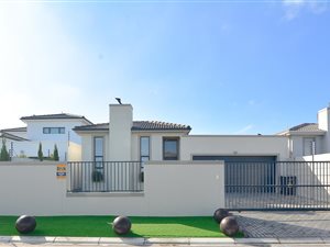 3 Bed House in Parklands North