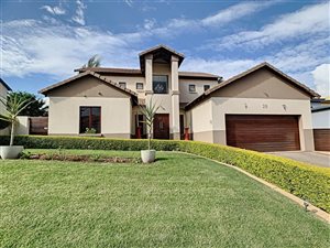 5 Bed House in Silver Lakes