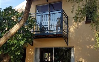 1 Bedroom Garden Cottage in Oakglen