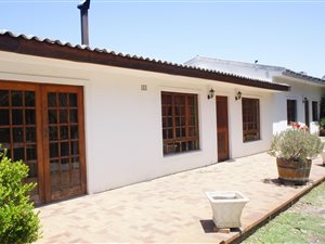 4 Bed House in Hagley