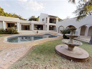 4 Bed House in Waterkloof Heights
