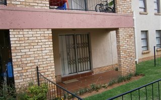 3 Bedroom Townhouse in Grobler Park