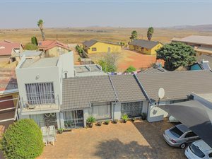 5 Bedroom House in Lenasia South