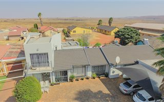 5 Bedroom House in Lenasia South