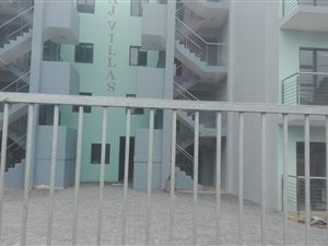 2 Bed Flat in Montclair