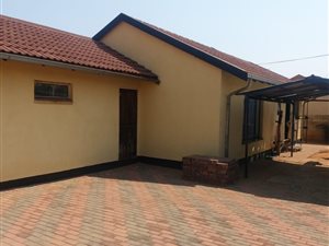 3 Bed House in Dobsonville