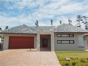 3 Bed House in Arabella Country Estate