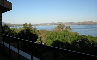 4 Bedroom House in Kosmos Village
