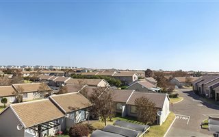 1 Bedroom Simplex in Greenstone Hill