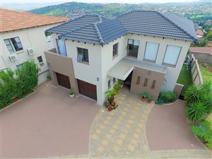 3 Bed House in Bassonia Rock