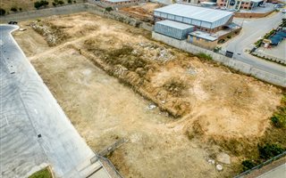 5000 m² Land available in Riverside Park