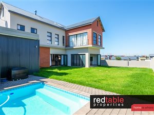 4 Bed House in The Hills