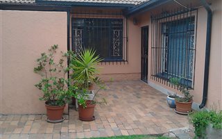 3 Bedroom House in Esther Park