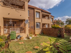 2 Bed Apartment in Mooikloof Ridge