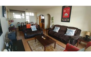 2 Bedroom Flat in Bramley Park